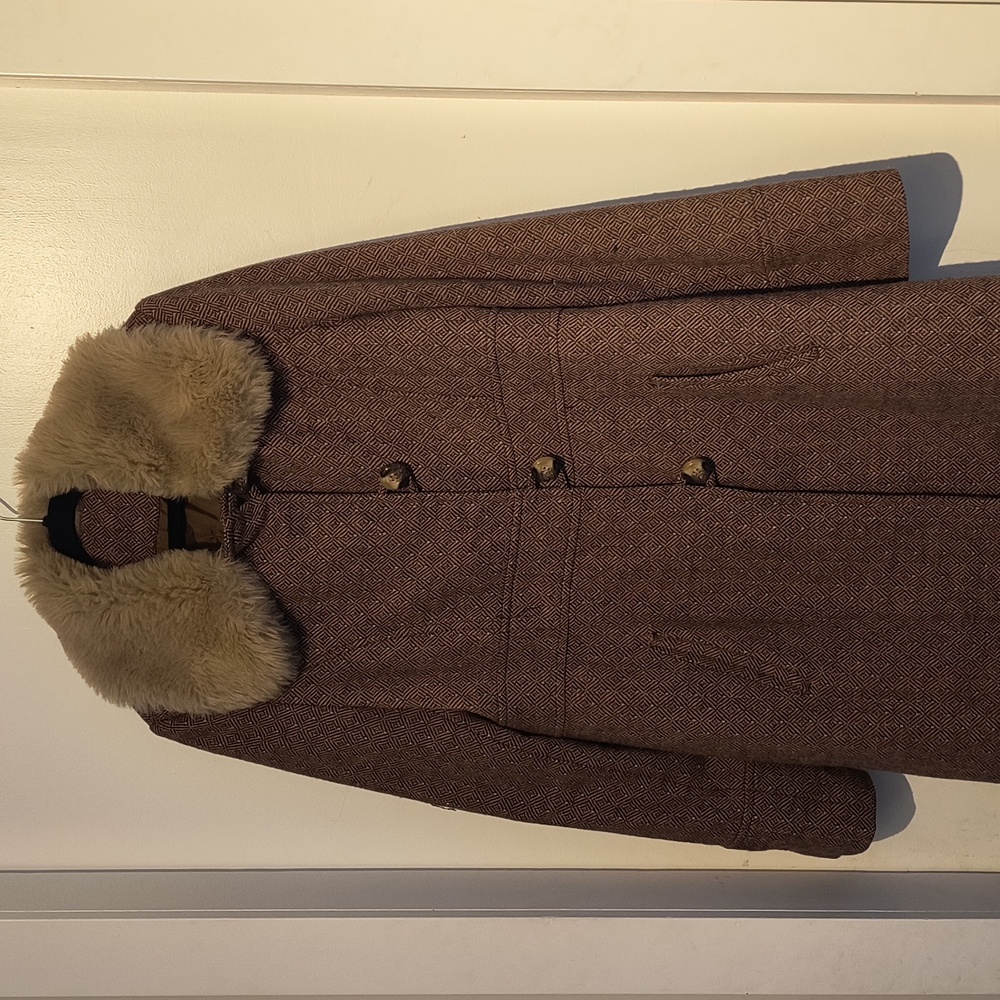 Elegant Brown Coat with Faux Fur Collar